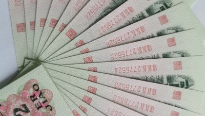 42币(42表径卡迪亚蓝气球表厚多少)