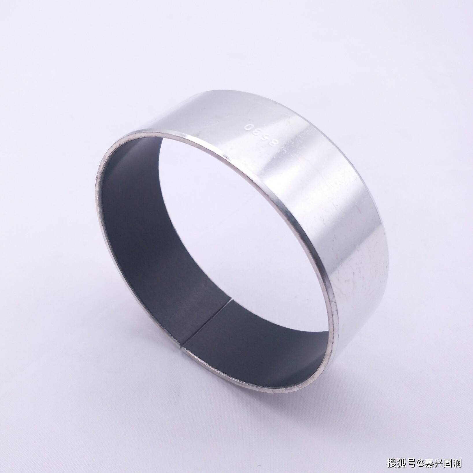 SF-1油缸杯士 vs 传统轴承：无油润滑、耐磨耐压的正确选择