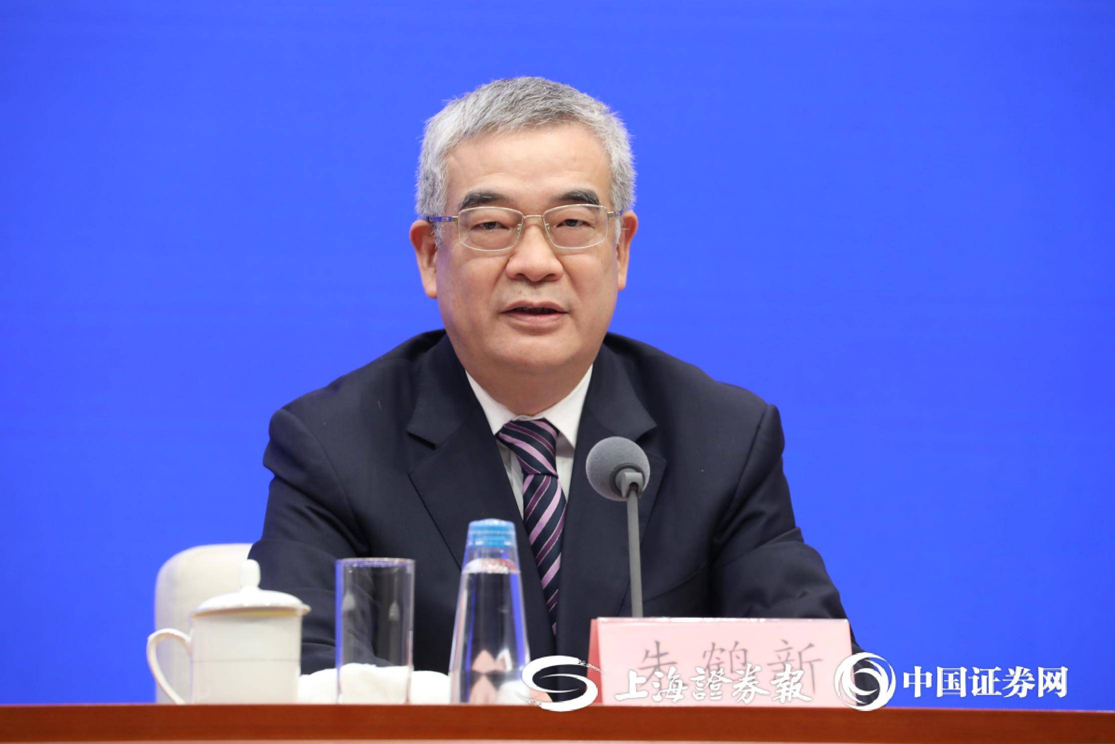 国家外汇局局长朱鹤新:人民币在跨境贸易中占比升至近30%