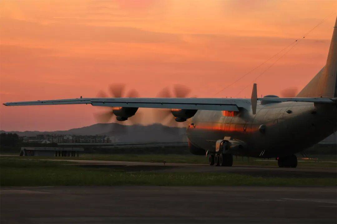 深海布网，云端猎鲨！