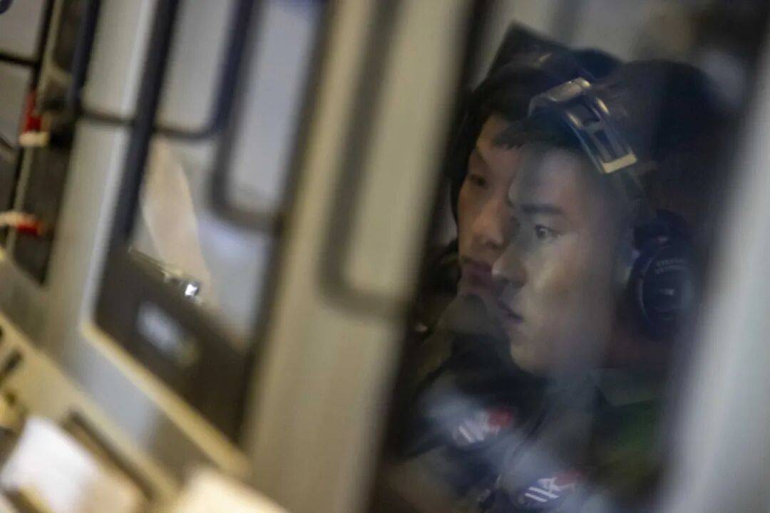 深海布网，云端猎鲨！