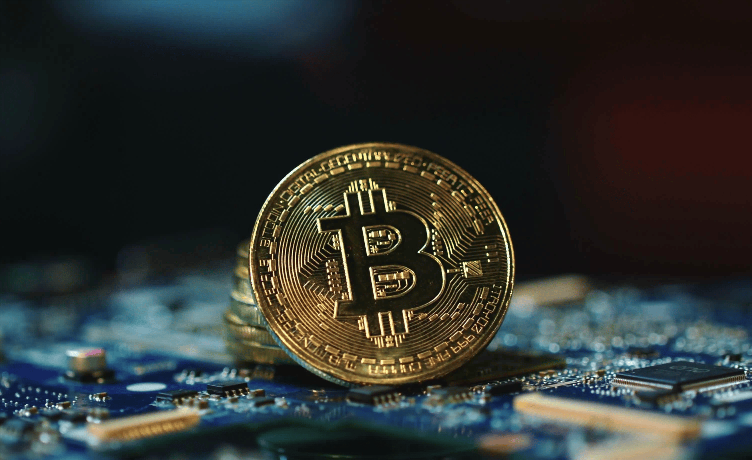 币圈凌晨大反转！惊险守住 10 万关口！凌晨上演 V 型反弹