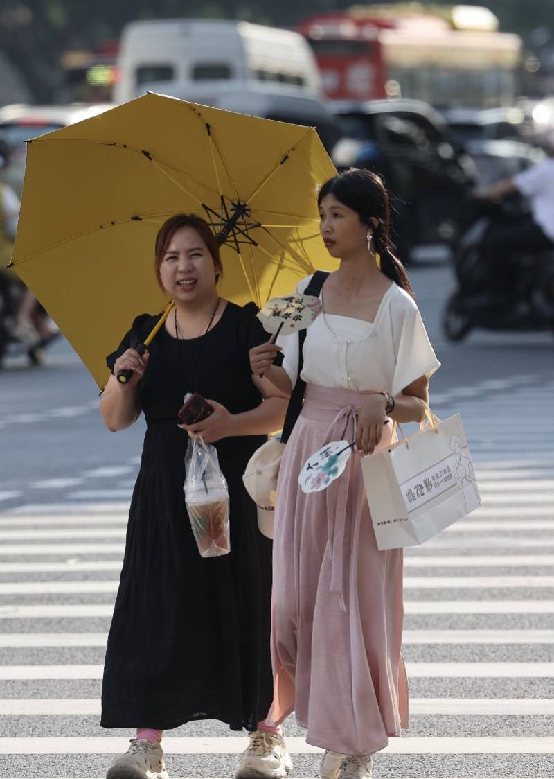 “热麻了”，广州今日最高温41.6℃，花都区橙色预警生效