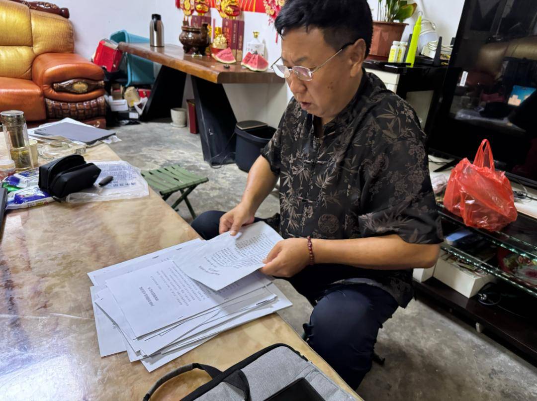 被错误羁押1399天落下残疾，获得国家赔偿后，河南农民齐兰周的追问：办案人员为什么不追责？